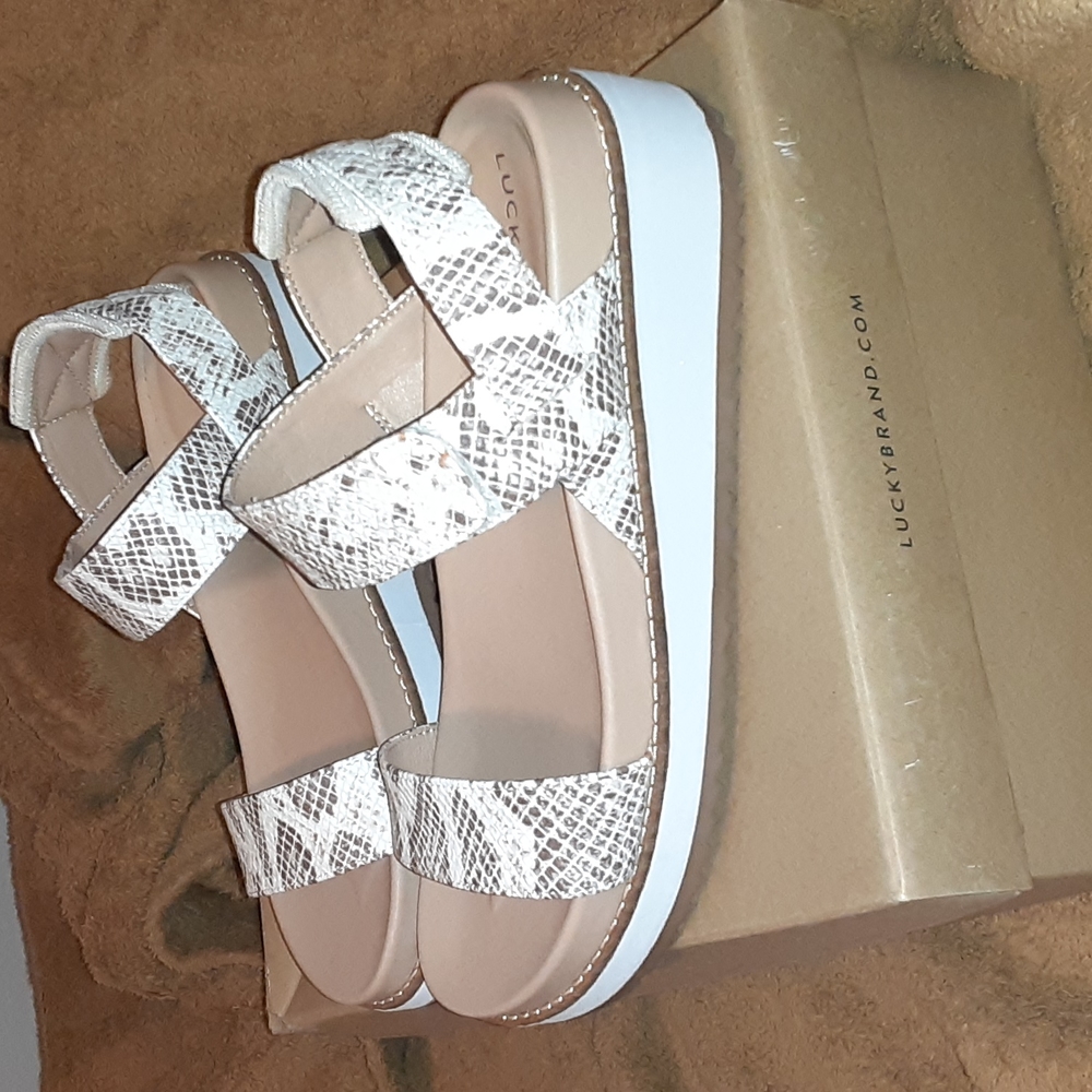 Lucky Brand Sandels